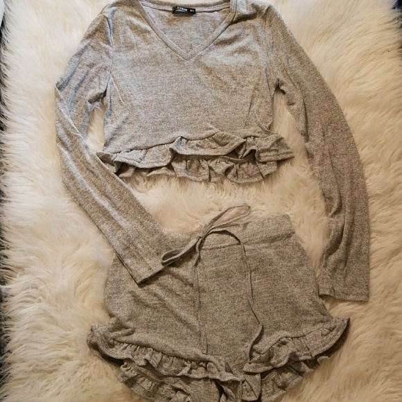 Nwot. Gray Ruffle PJ's - Picture 3 of 6